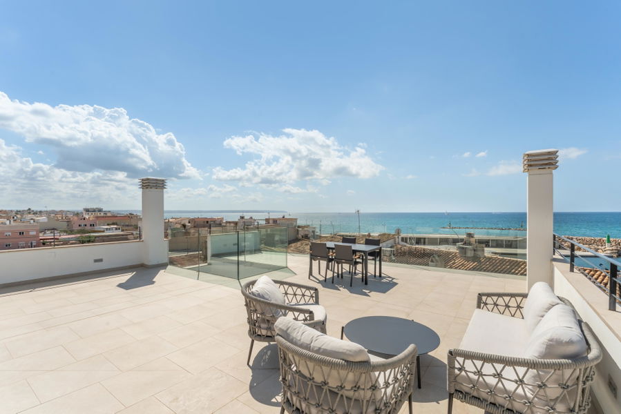 Wunderschönes Duplex-Penthouse mit Dachterrasse und atemberaubendem Meerblick in Molinar