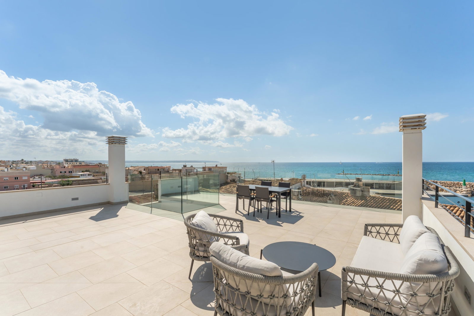 Wunderschönes Duplex-Penthouse mit Dachterrasse und atemberaubendem Meerblick in Molinar