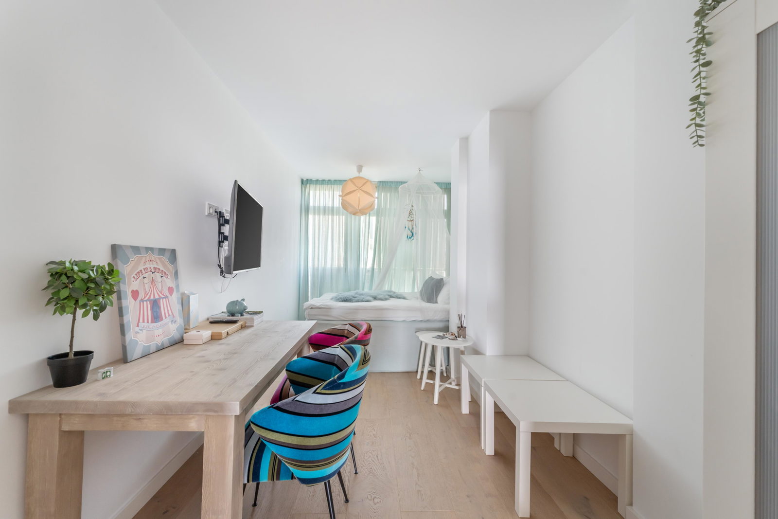 Außergewöhnliche Erstlinien-Residenz zum Verkauf in Portixol, Palma mit großer Strandterrasse, Pool & Parkplatz