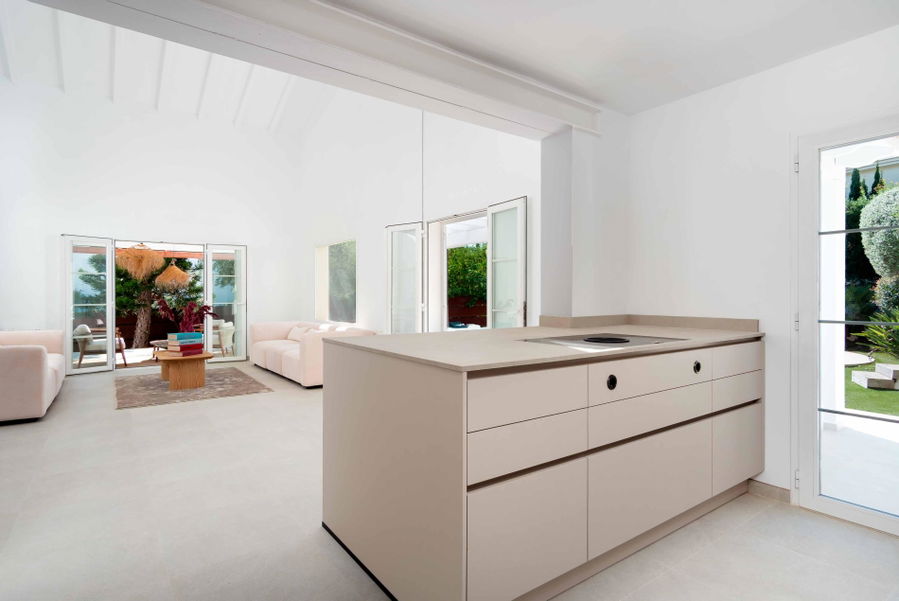 Encantadora residencia mediterránea en Santa Ponsa con apartamento independiente y jardín