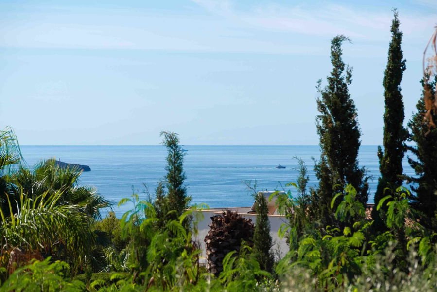 Encantadora residencia mediterránea en Santa Ponsa con apartamento independiente y jardín