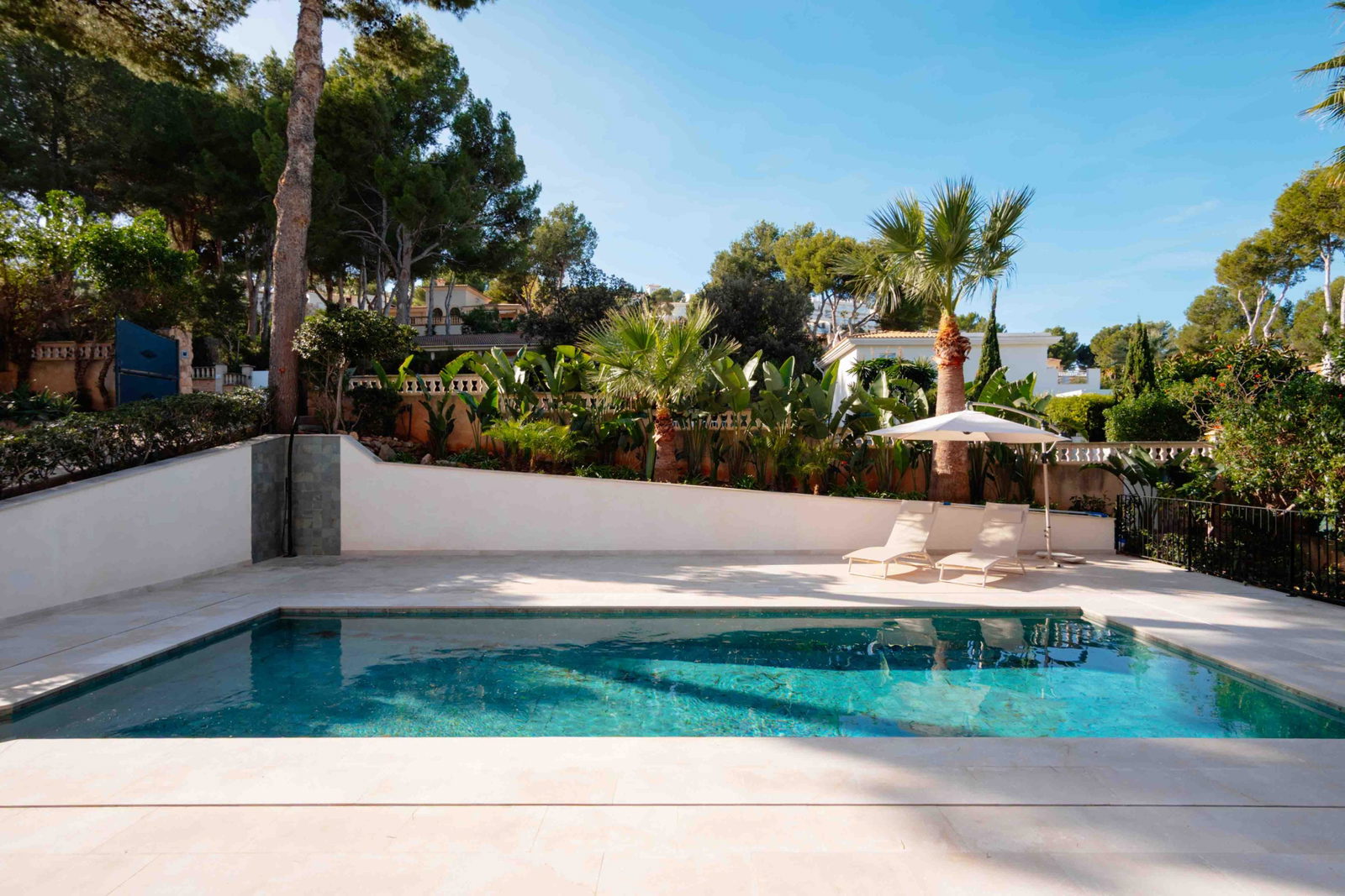 Vollständig renovierte, stilvolle Villa mit Ferienvermietungslizenz und Pool in Nova Santa Ponsa