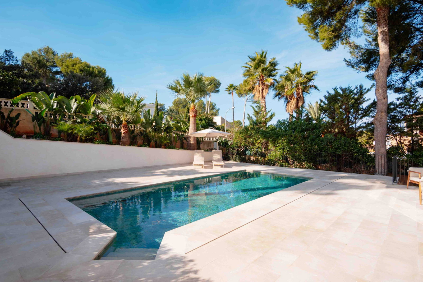 Vollständig renovierte, stilvolle Villa mit Ferienvermietungslizenz und Pool in Nova Santa Ponsa