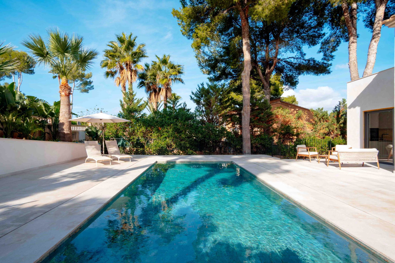 Vollständig renovierte, stilvolle Villa mit Ferienvermietungslizenz und Pool in Nova Santa Ponsa