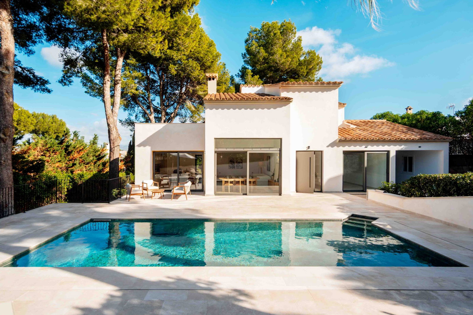 Vollständig renovierte, stilvolle Villa mit Ferienvermietungslizenz und Pool in Nova Santa Ponsa
