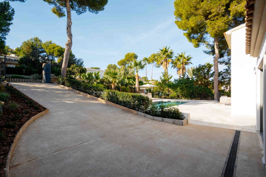Vollständig renovierte, stilvolle Villa mit Ferienvermietungslizenz und Pool in Nova Santa Ponsa