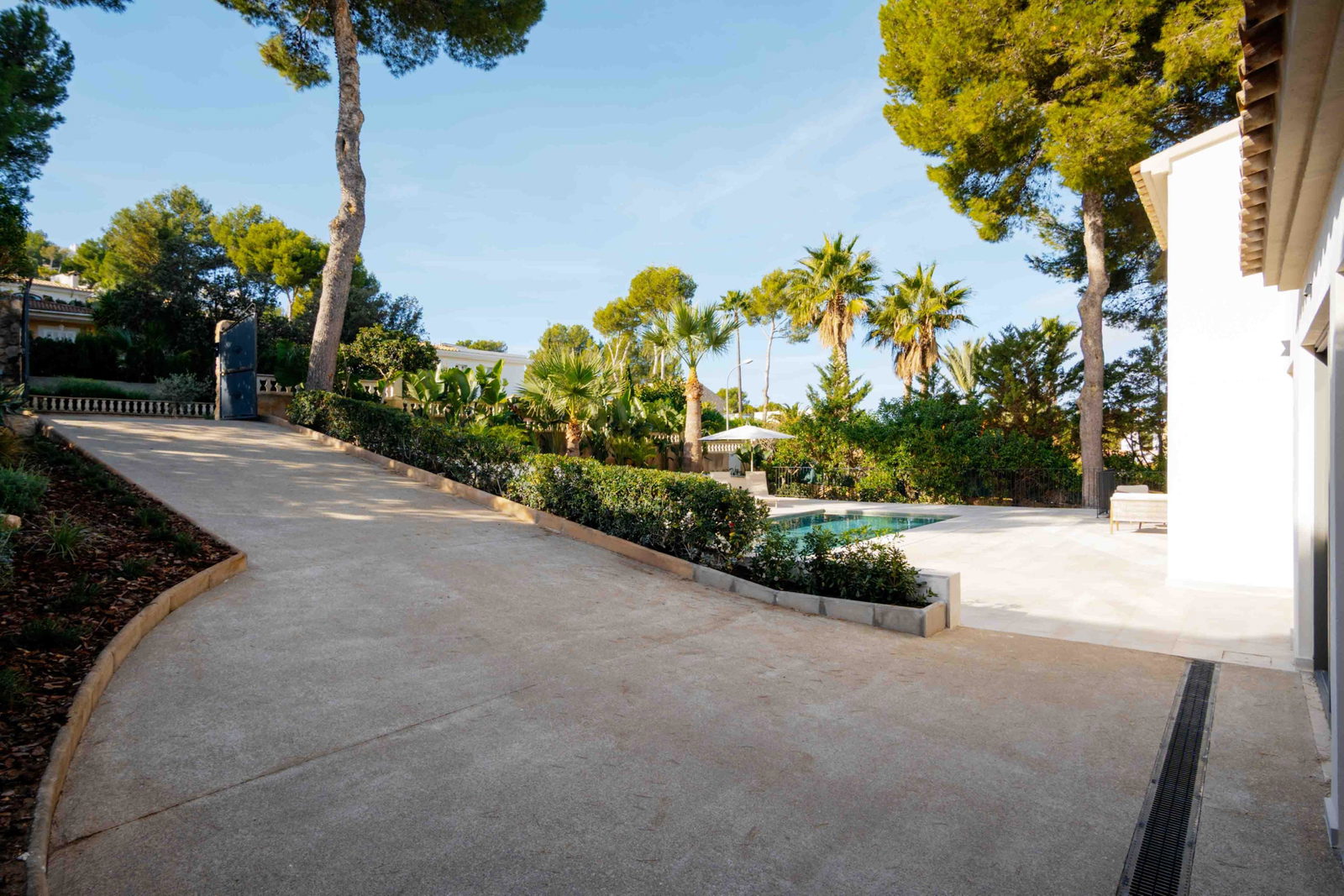 Vollständig renovierte, stilvolle Villa mit Ferienvermietungslizenz und Pool in Nova Santa Ponsa