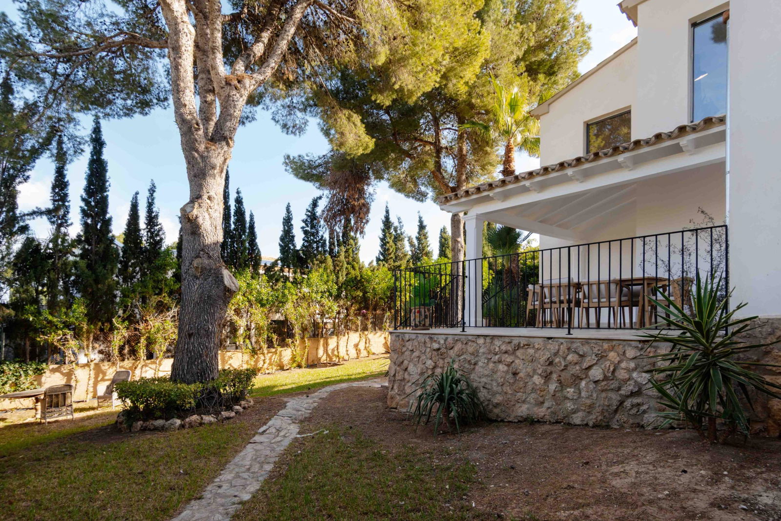 Vollständig renovierte, stilvolle Villa mit Ferienvermietungslizenz und Pool in Nova Santa Ponsa