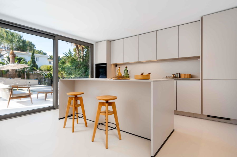 Vollständig renovierte, stilvolle Villa mit Ferienvermietungslizenz und Pool in Nova Santa Ponsa