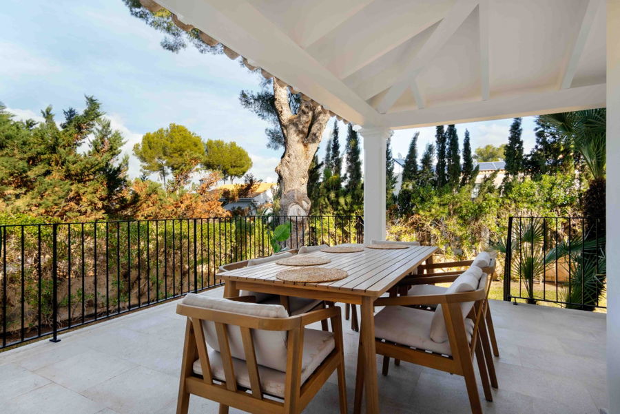 Vollständig renovierte, stilvolle Villa mit Ferienvermietungslizenz und Pool in Nova Santa Ponsa