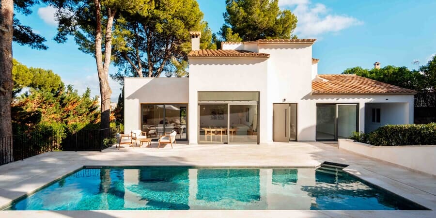 Vollständig renovierte, stilvolle Villa mit üppigem Garten und Pool in Nova Santa Ponça