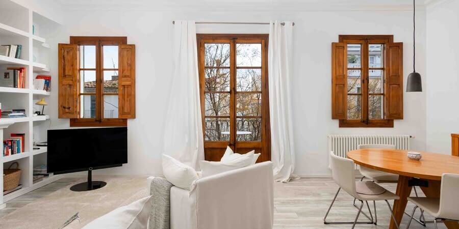 Helles Penthouse-Apartment mit großzügiger Terrasse im Herzen von Santa Catalina