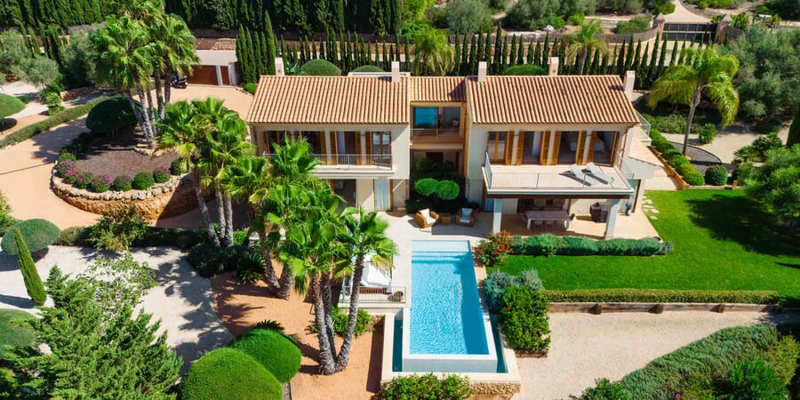 Beeindruckende Villa mit großem mediterranem Garten und Panoramablick in Son Gual