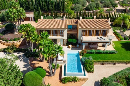 
    
                
            Fantastisk villa med stor medelhavsträdgård och panoramautsikt i Son Gual
        
