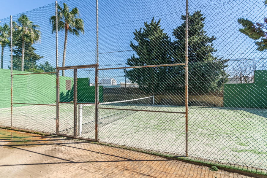 Confortable vivienda familiar en una agradable comunidad con piscina y aparcamiento en Portixol.