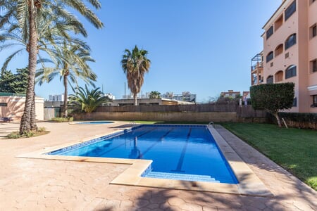 Confortable vivienda familiar en una agradable comunidad con piscina y aparcamiento en Portixol.