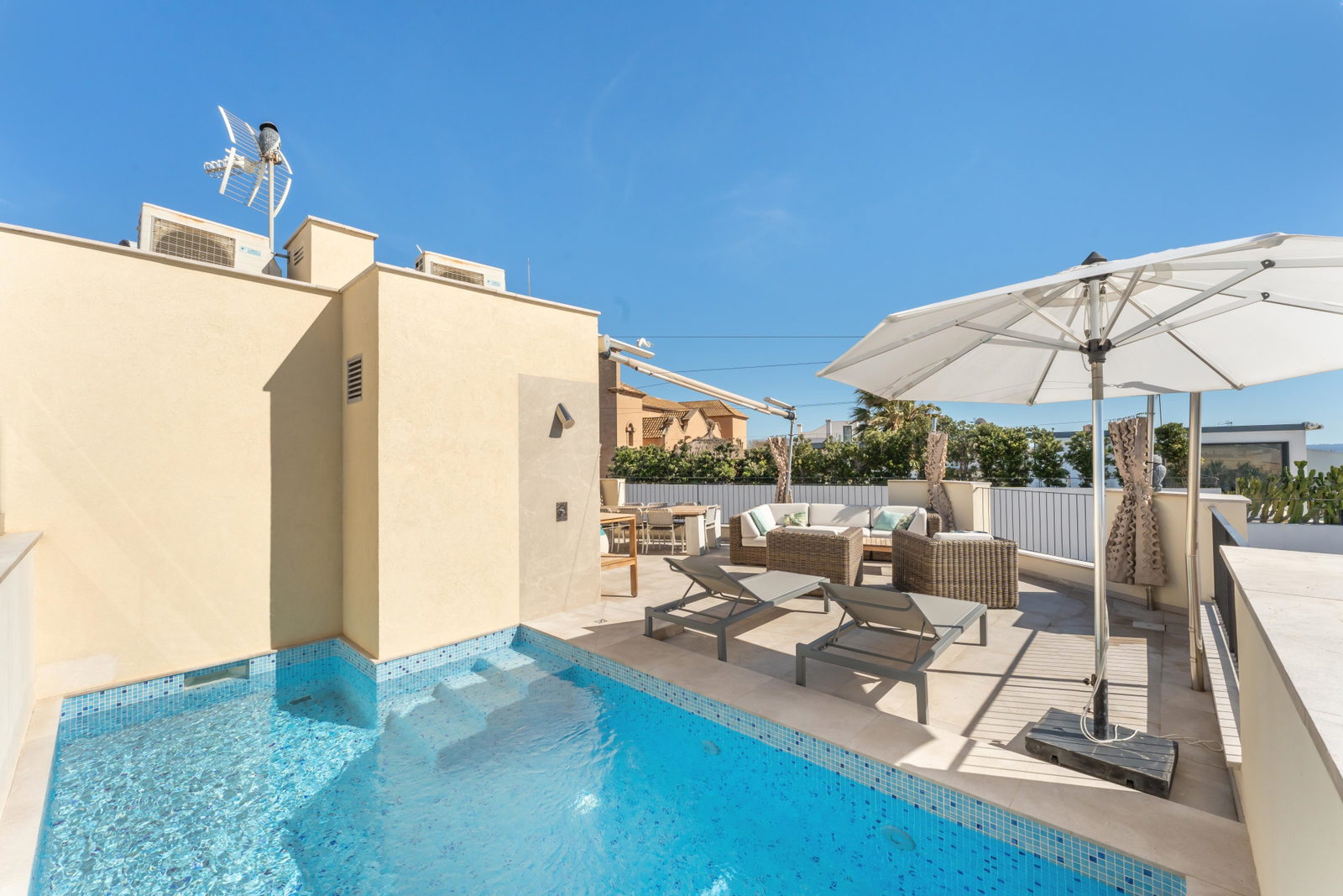 Luxury sea view house for sale in Molinar with terrace, pool, lift & parking