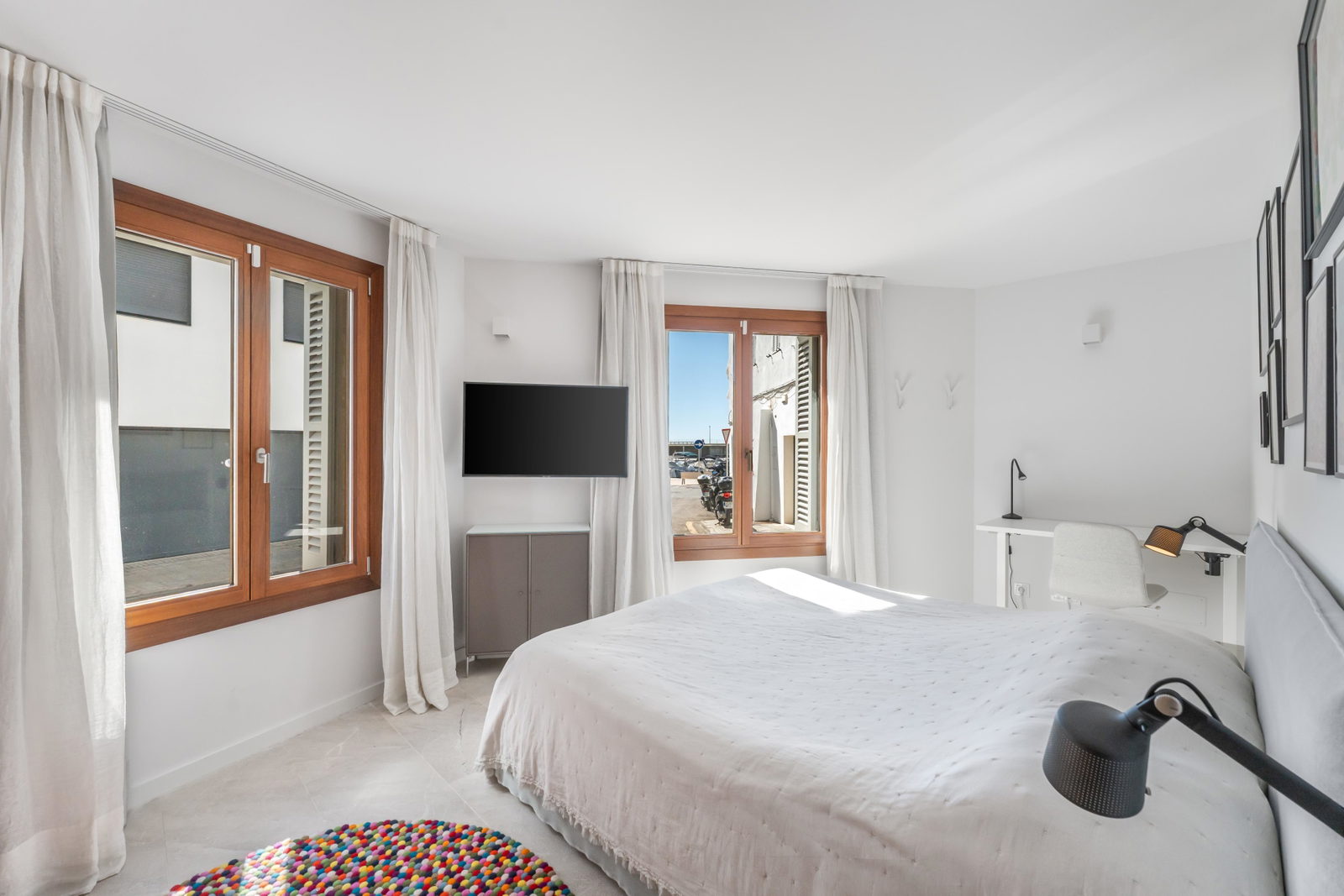 Luxury sea view house for sale in Molinar with terrace, pool, lift & parking