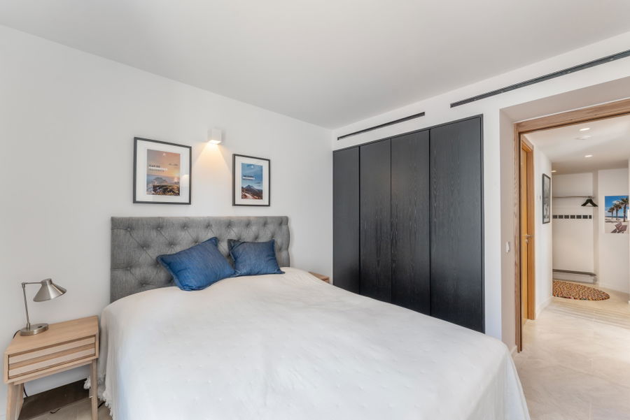 Luxury sea view house for sale in Molinar with terrace, pool, lift & parking