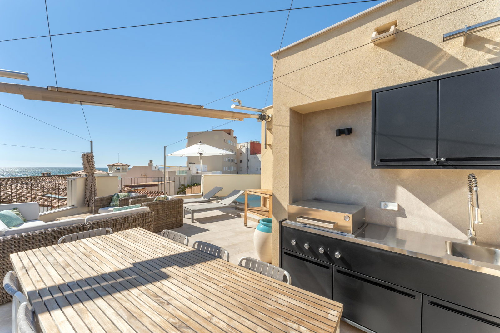 Luxuriöses Haus mit Meerblick in Molinar zu verkaufen – mit Terrasse, Pool, Aufzug und Parkplatz