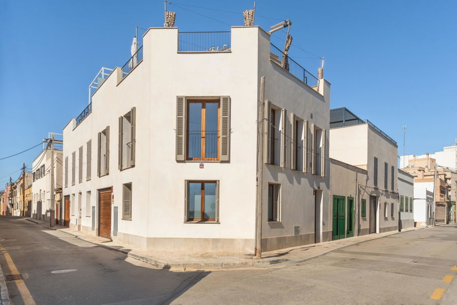 Luxuriöses Haus mit Meerblick in Molinar zu verkaufen – mit Terrasse, Pool, Aufzug und Parkplatz