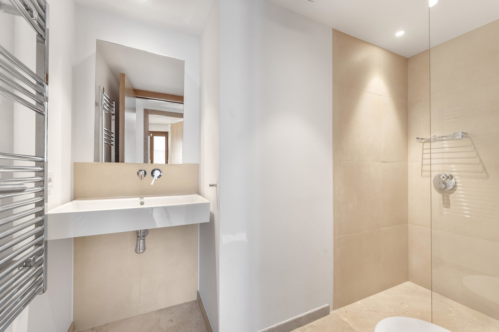 Luxuriöses Haus mit Meerblick in Molinar zu verkaufen – mit Terrasse, Pool, Aufzug und Parkplatz