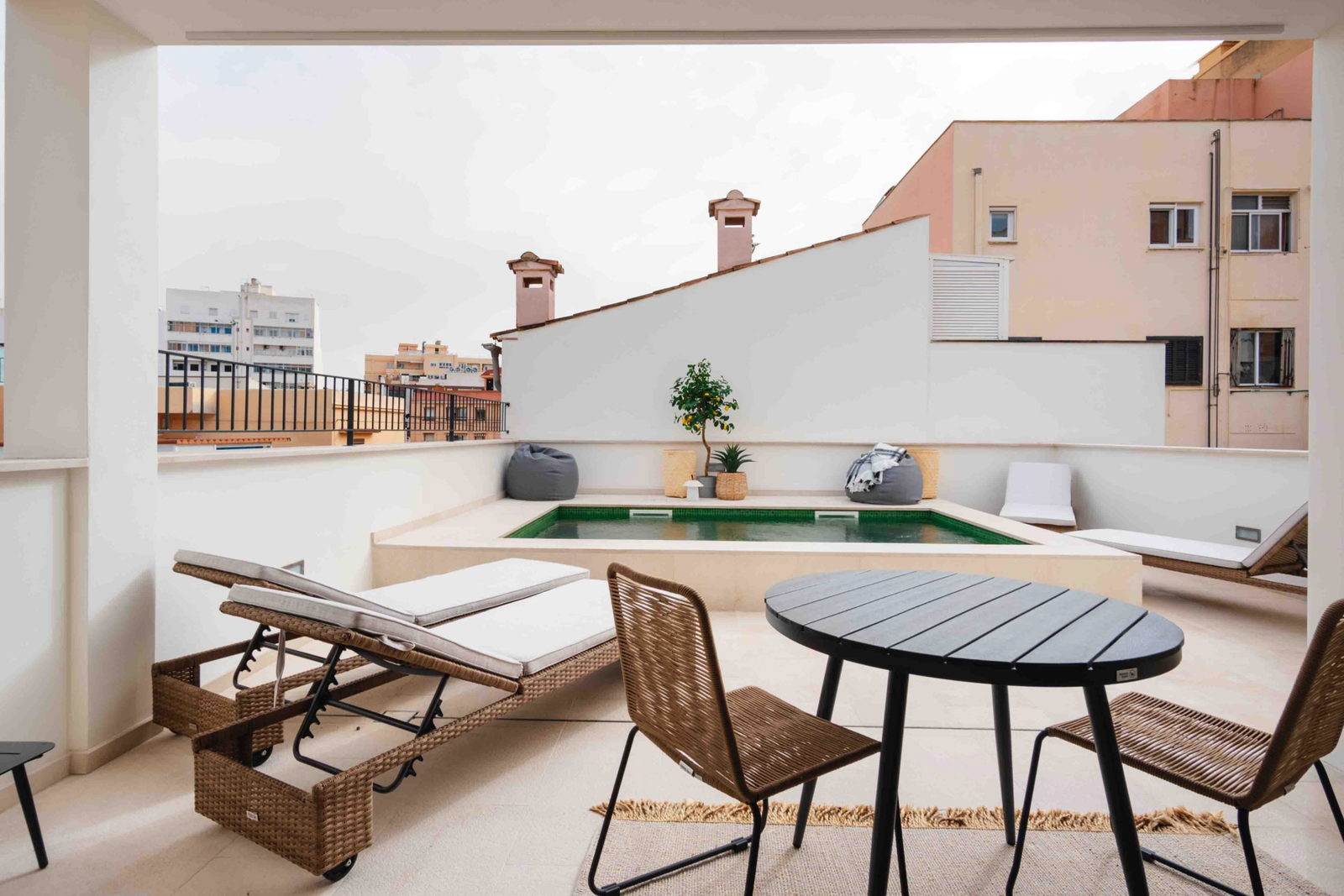 Wunderschön gestaltetes Stadthaus mit Pool und Dachterrasse in Son Espanyolet