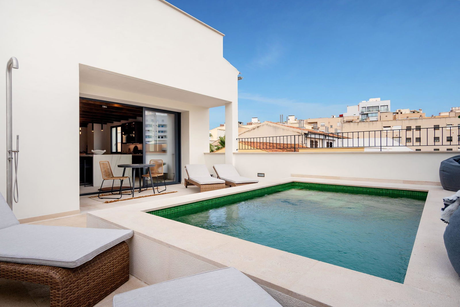 Wunderschön gestaltetes Stadthaus mit Pool und Dachterrasse in Son Espanyolet