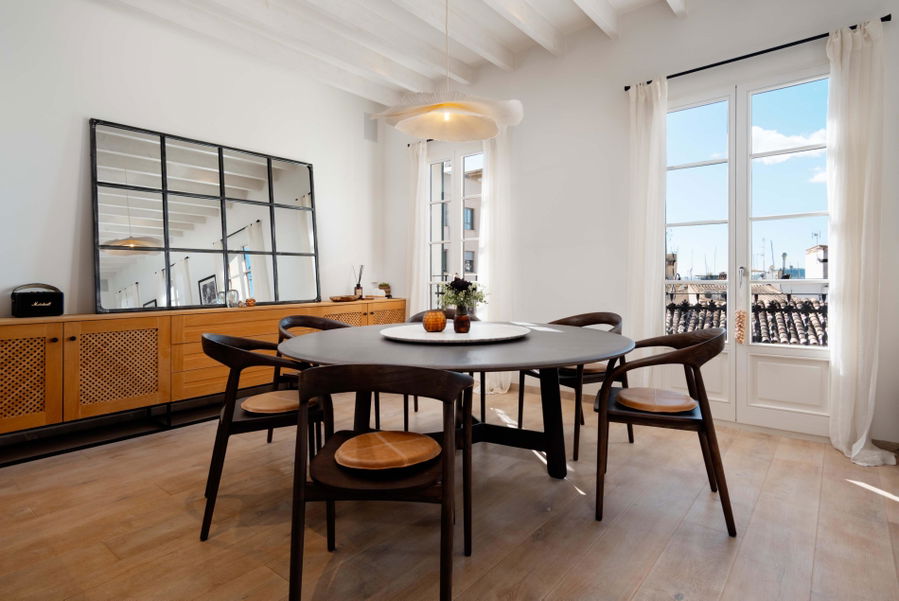 Luxuriöses Duplex-Penthouse mit Meerblick von der beeindruckenden Dachterrasse in Santa Catalina