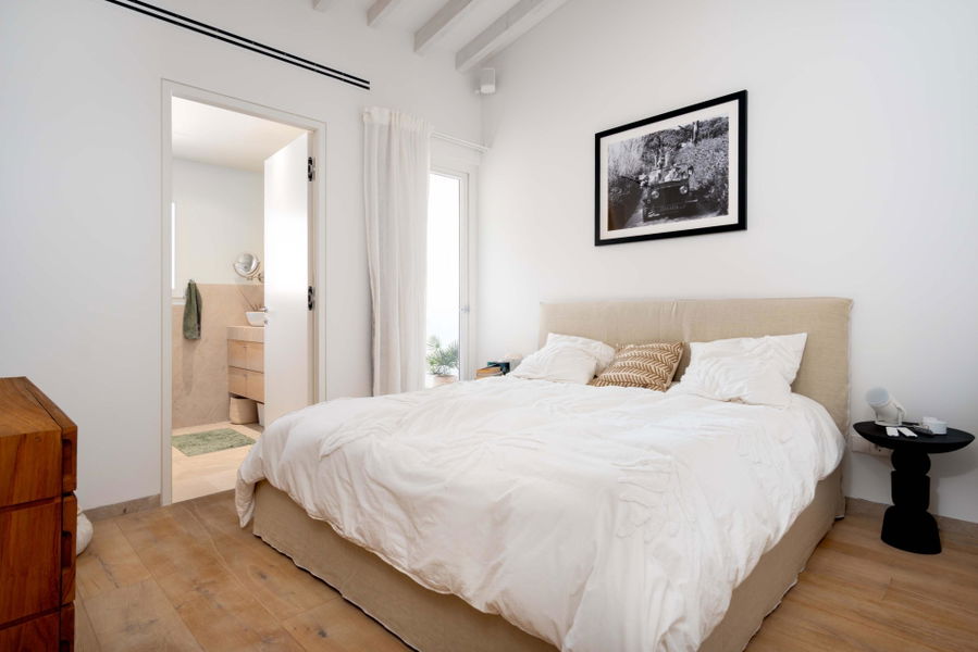 Luxuriöses Duplex-Penthouse mit Meerblick von der beeindruckenden Dachterrasse in Santa Catalina
