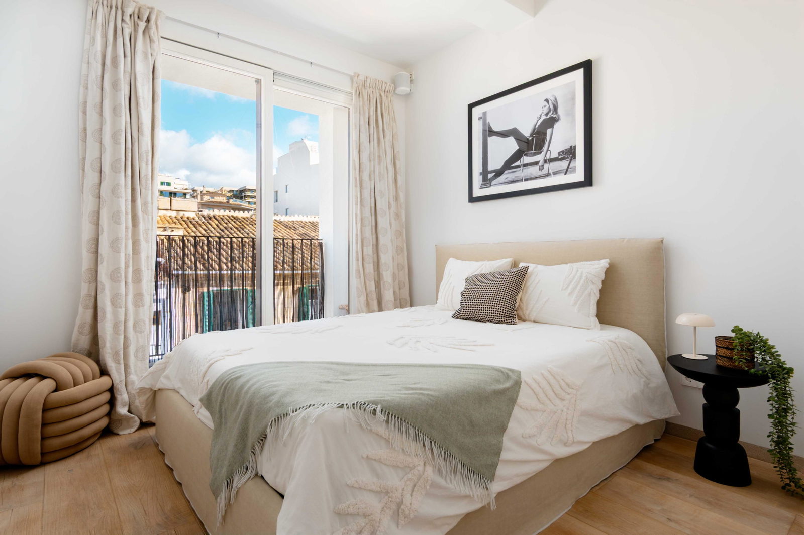 Luxuriöses Duplex-Penthouse mit Meerblick von der beeindruckenden Dachterrasse in Santa Catalina
