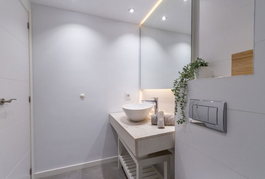 Stylish beach apartment for sale in Molinar – just 200 metres from the sea