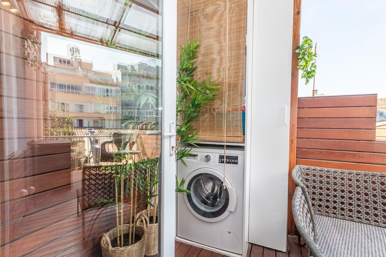 Stylish beach apartment for sale in Molinar – just 200 metres from the sea