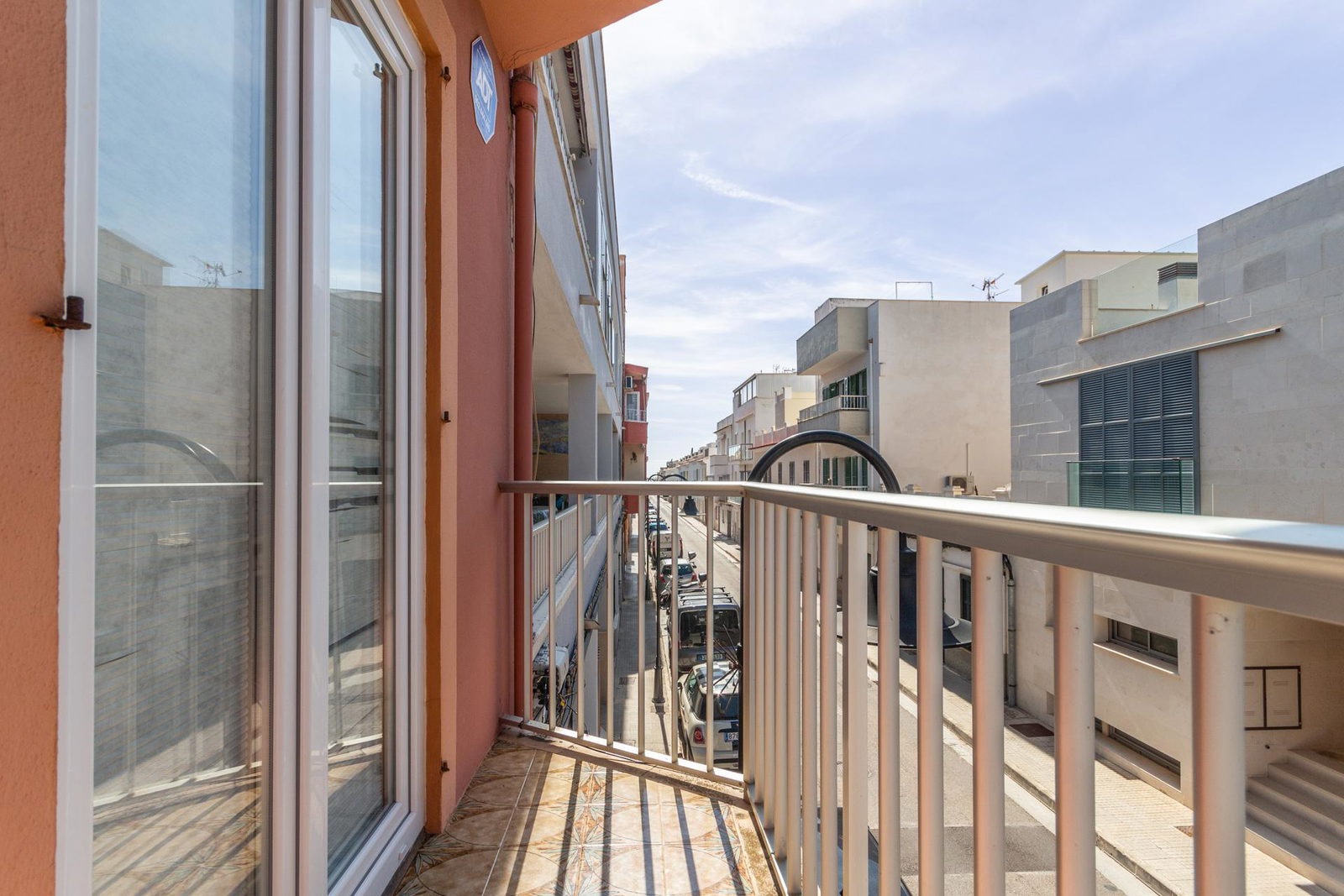 Stylish beach apartment for sale in Molinar – just 200 metres from the sea