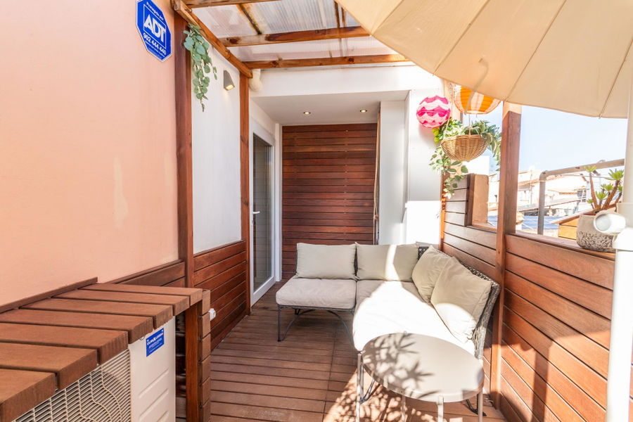 Stylish beach apartment for sale in Molinar – just 200 metres from the sea