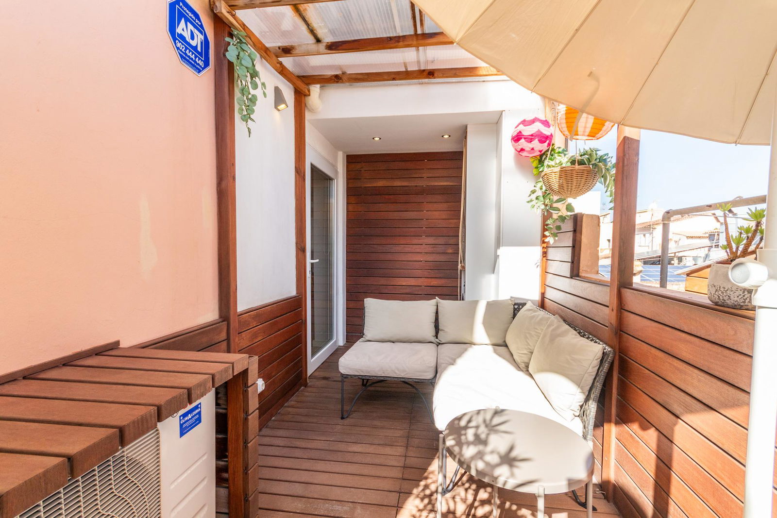 Stylish beach apartment for sale in Molinar – just 200 metres from the sea