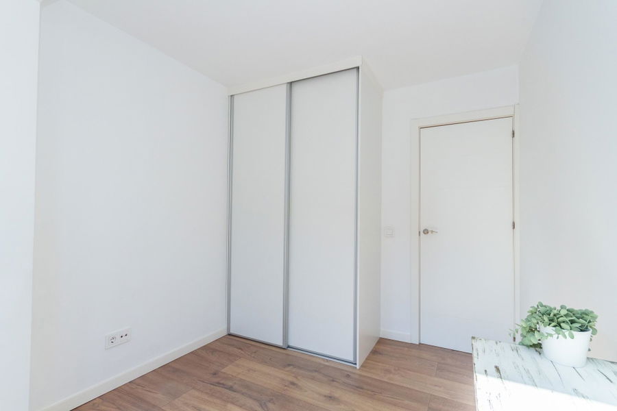 Stylish beach apartment for sale in Molinar – just 200 metres from the sea
