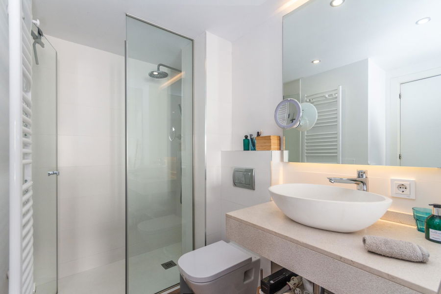 Stylish beach apartment for sale in Molinar – just 200 metres from the sea