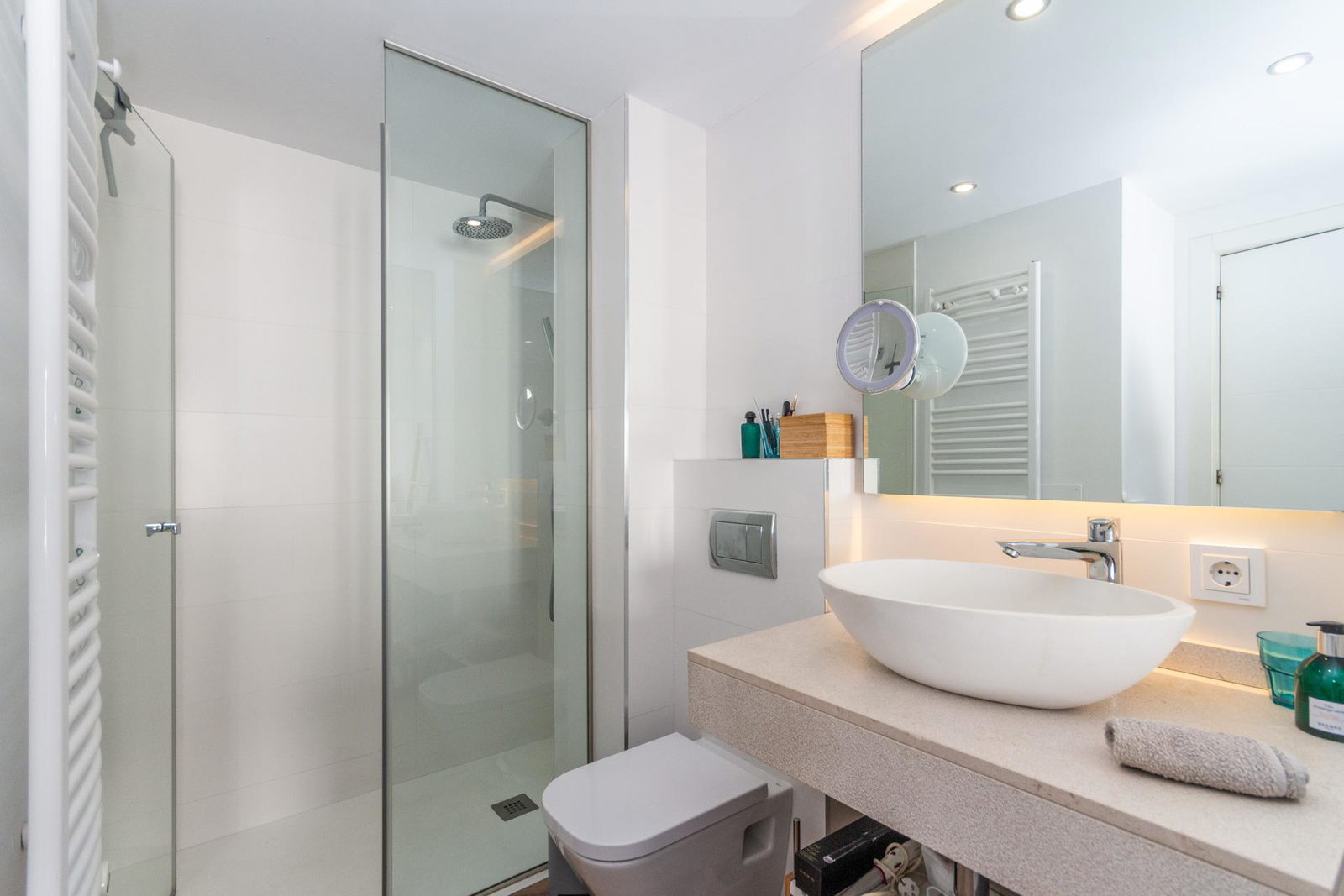 Stylish beach apartment for sale in Molinar – just 200 metres from the sea