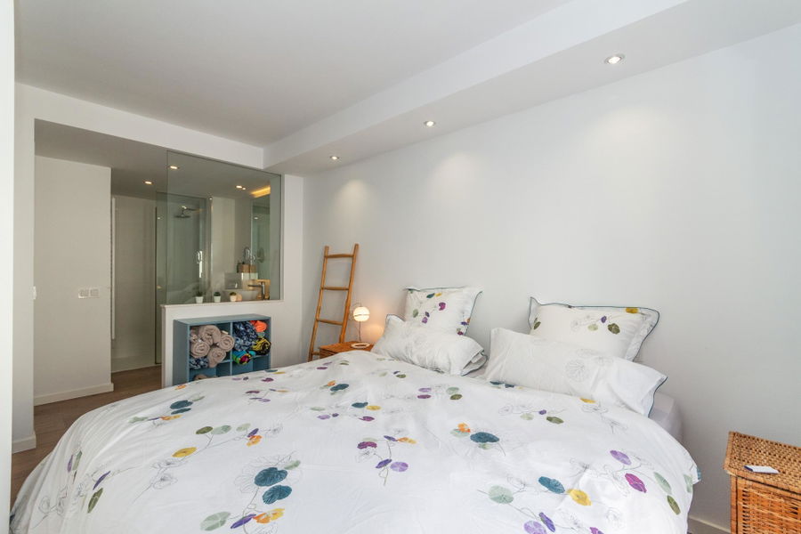 Stylish beach apartment for sale in Molinar – just 200 metres from the sea