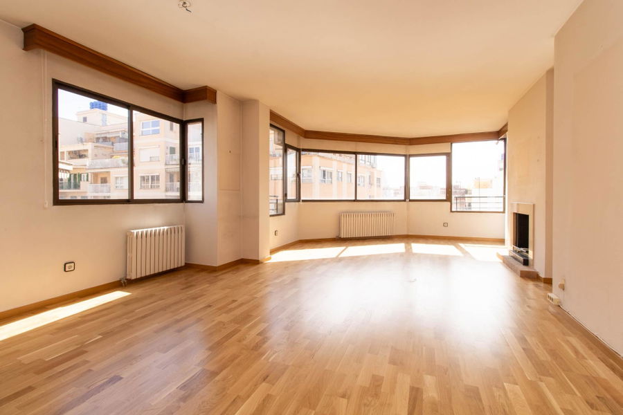 Geräumige und sonnige Wohnung mit großem Potenzial im Stadtzentrum von Palma