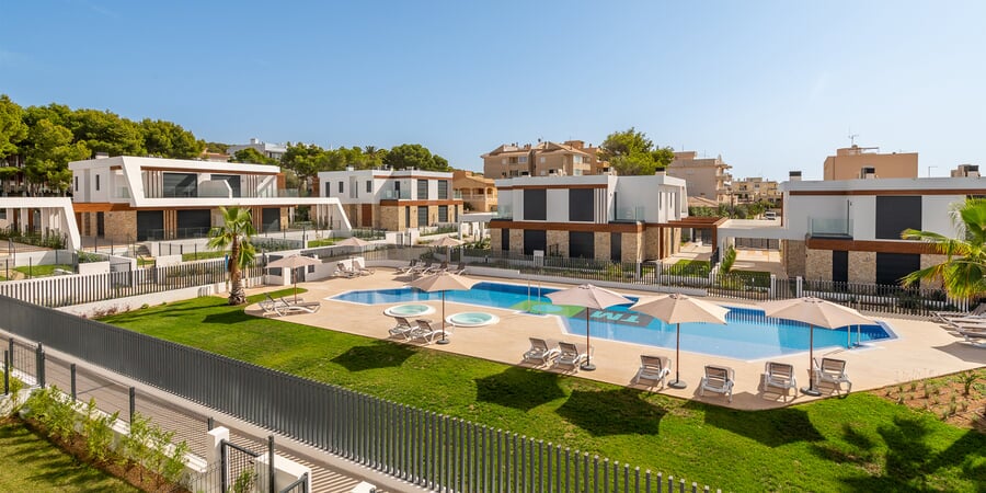 Neubau-Doppelhaushälfte mit grossem Garten in Cala Ratjada zu verkaufen