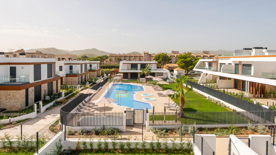 Neubau-Doppelhaushälfte mit grossem Garten in Cala Ratjada zu verkaufen