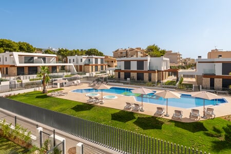 
    
                
            Newly built semi-detached house with a large garden for sale in Cala Ratjada
        
