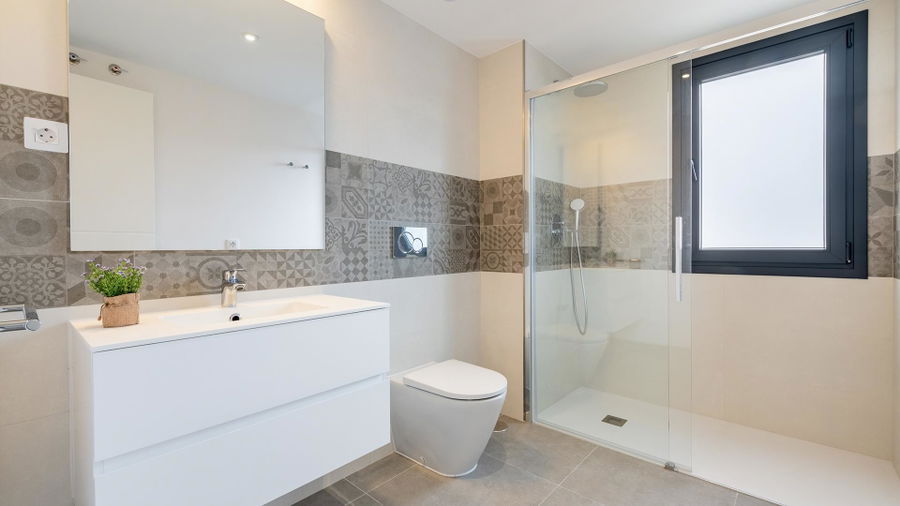 Neubau-Doppelhaushälfte mit privatem Pool in Cala Ratjada, bezugsfertig
