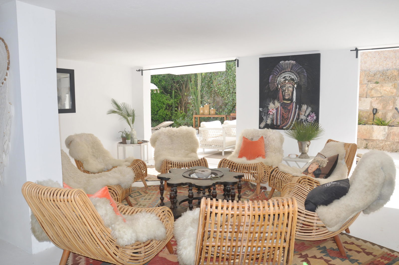 Renovated villa with sea views and pool in Prime San Agustín location