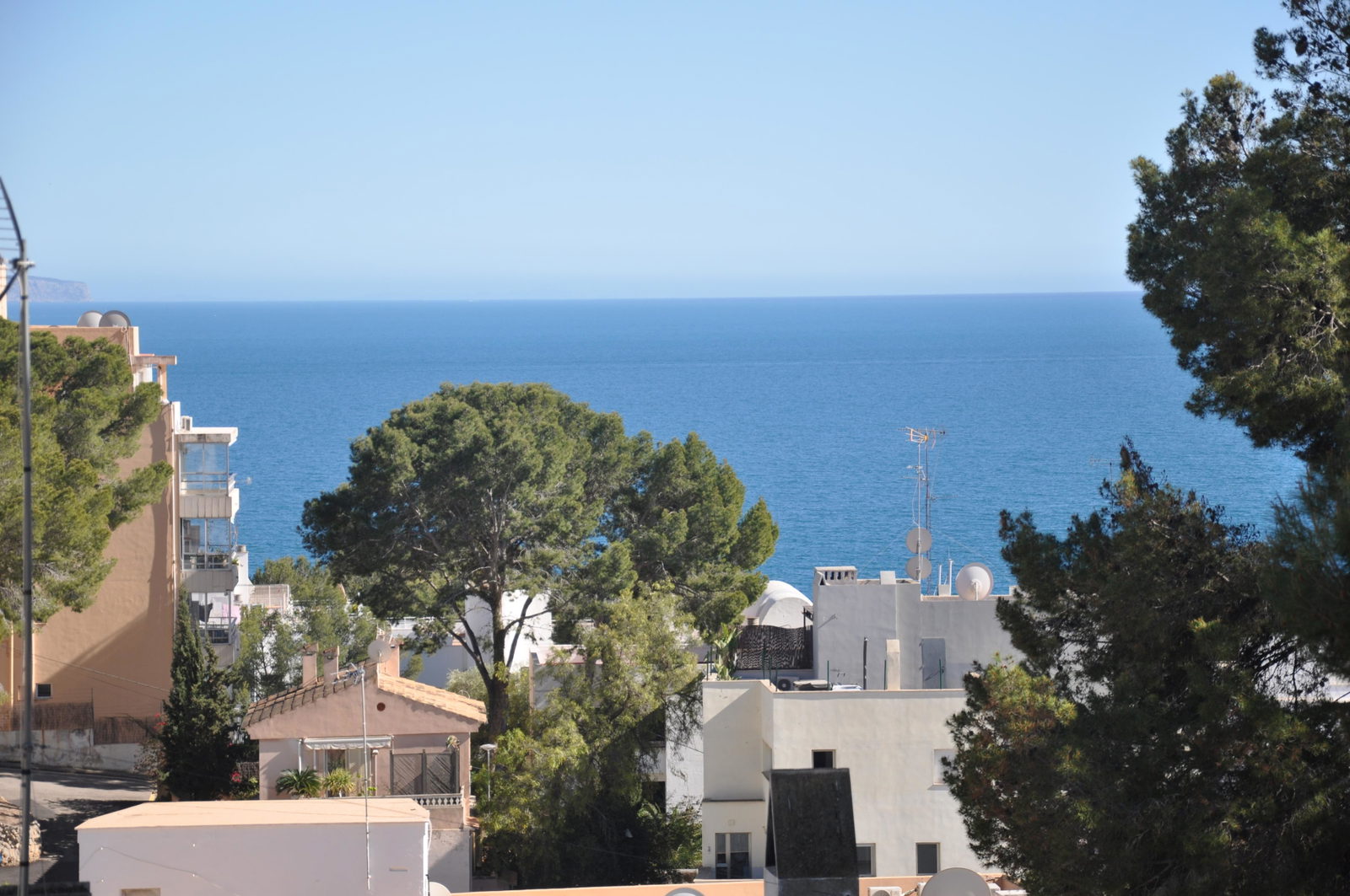 Renovated villa with sea views and pool in Prime San Agustín location