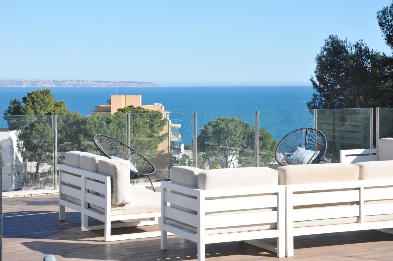 Renovated villa with sea views and pool in Prime San Agustín location