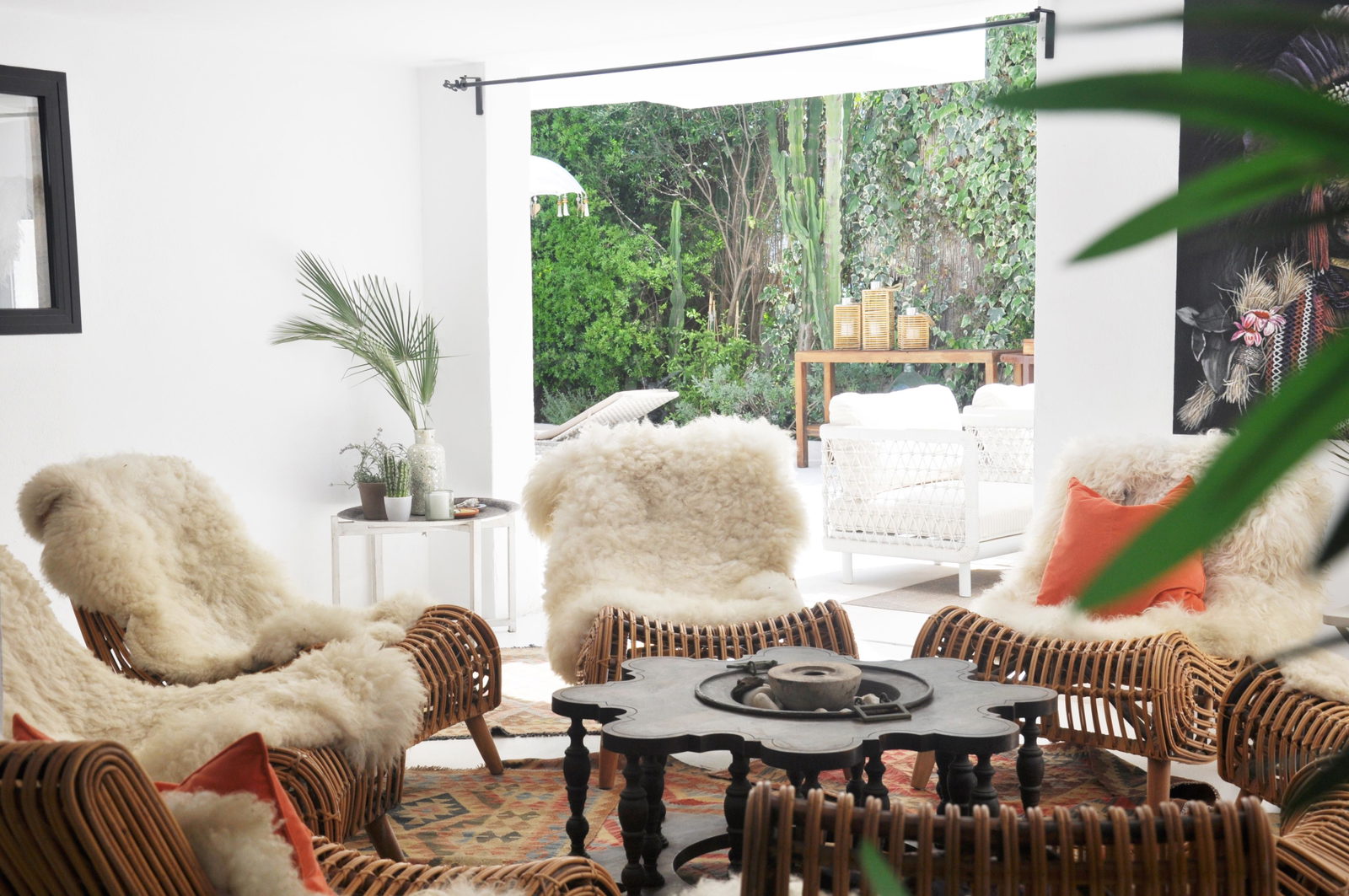 Renovated villa with sea views and pool in Prime San Agustín location