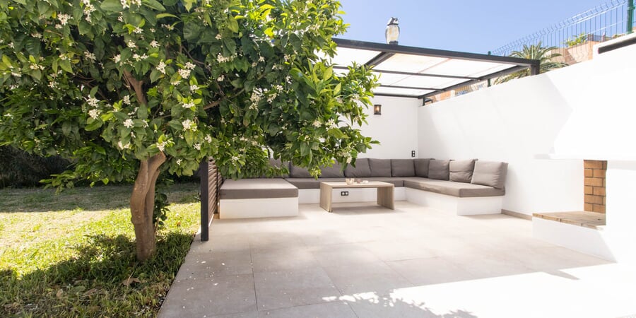 Renovated apartment with large garden and garage in Son Armadans